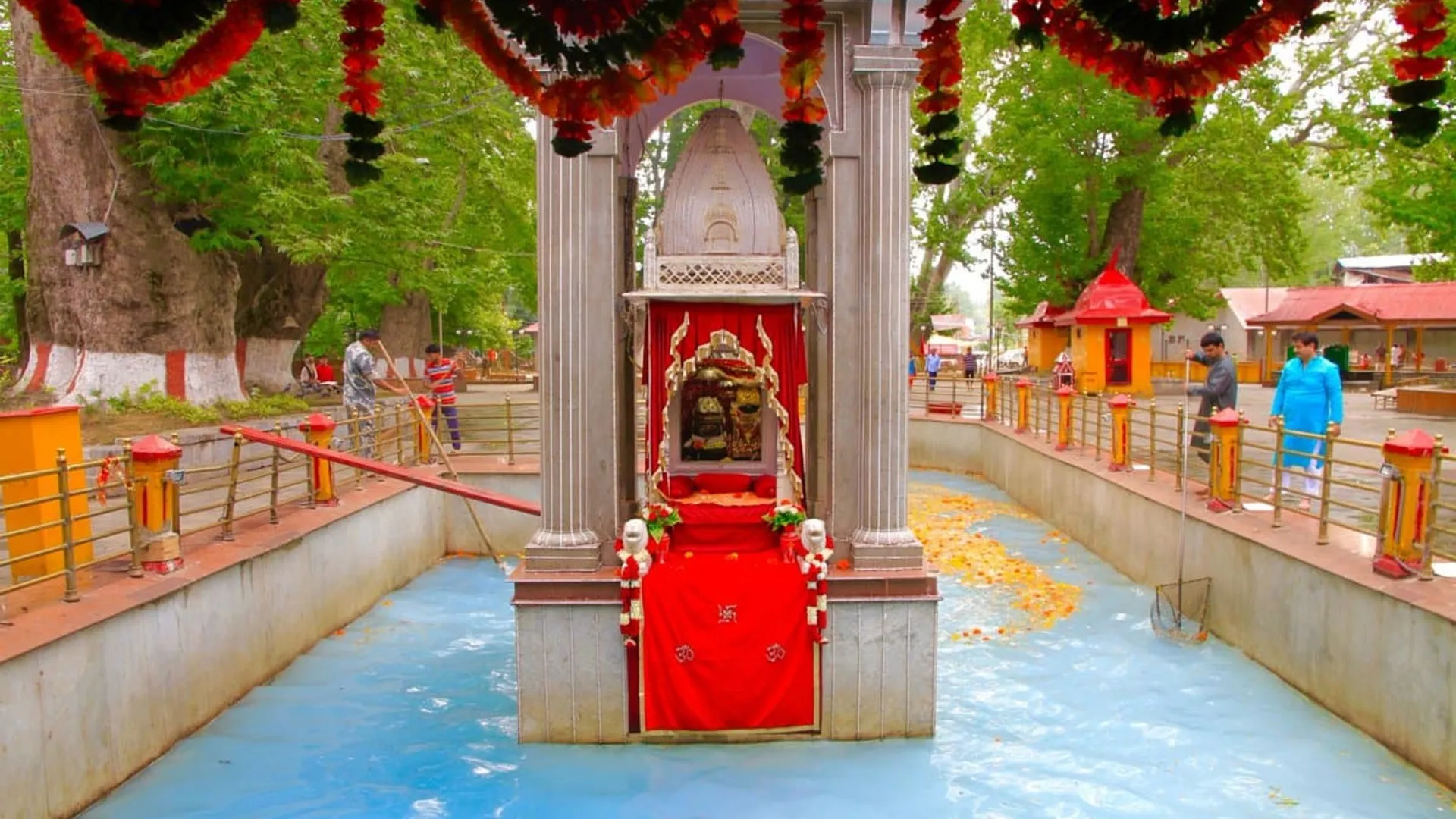 kheer bhawani temple